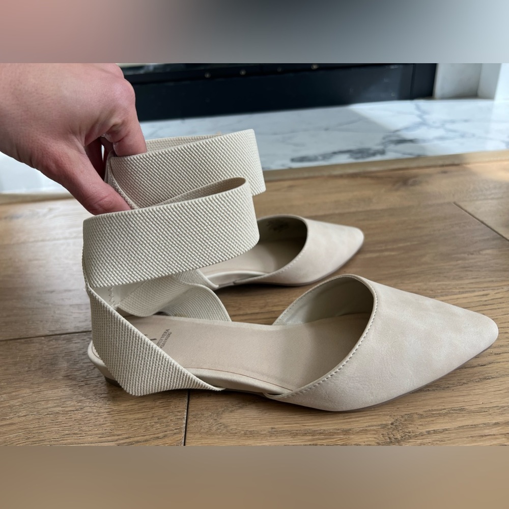 Vera Wang Flats